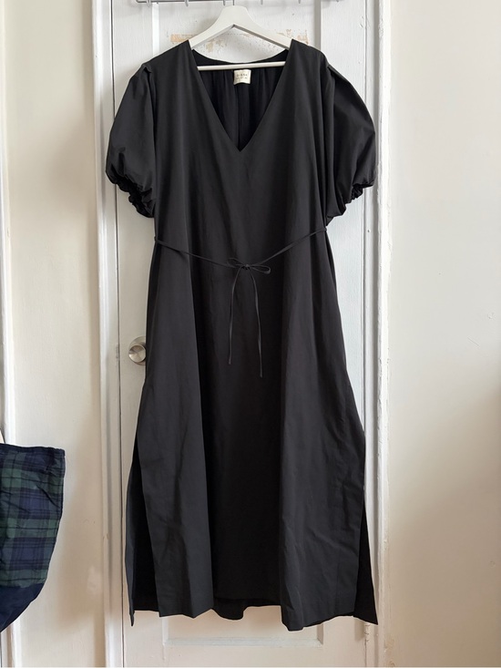 DISSH Dresses & Skirts - DISSH Black V-Neck Puff-Sleeve Maxi Dress with Tie Waist